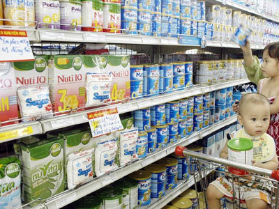 Dù từ chối, Bộ Công Thương vẫn được giao quản lý giá sữa