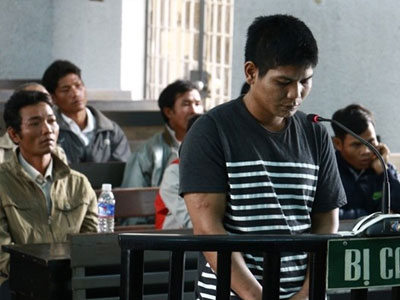 Gã trai định giết con riêng của người tình bất thành