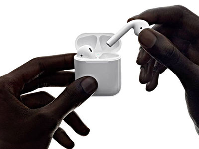 Apple mở bán tai nghe AirPods vào tháng 12
