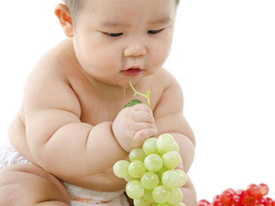 Bố mẹ ngã ngửa vì tẩm bổ liên tục, con nặng vượt chuẩn hóa ra vẫn còi xương