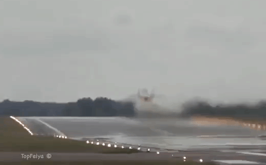 MiG-29, F-22, JF-17 và Eurofighter Typhoon cùng so tài "cất cánh thẳng đứng"