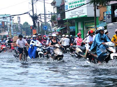 Triều cường tại TP Hồ Chí Minh vượt báo động 3
