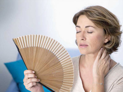 Bốc hỏa ở phụ nữ mãn kinh