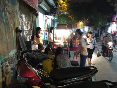 Cơn sốt khoai lang lắc: Bán vỉa hè Hà Thành thu 120 triệu/tháng