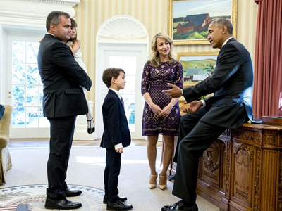 Obama gặp cậu bé từng viết thư xin nuôi người bạn nhỏ Syria bị thương