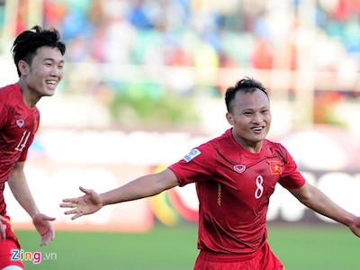 Báo nước ngoài khen Trọng Hoàng, chê hai đội tẻ nhạt