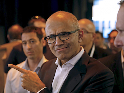 CEO Microsoft chế giễu iPad Pro của Apple