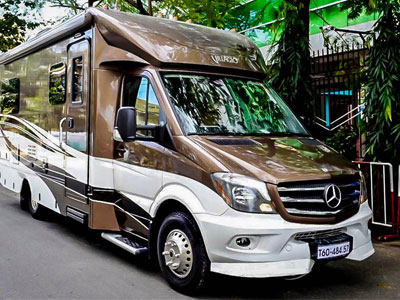 Ảnh nhà di động Mercedes-Benz hàng độc tại Việt Nam