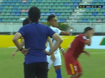 Hành động thiếu fair-play của cầu thủ Malaysia