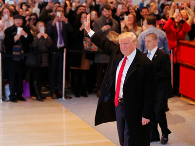 Nghệ thuật "chơi đùa" với truyền thông của Donald Trump