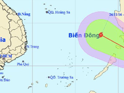 Biển Đông hứng áp thấp, miền Trung mưa lớn