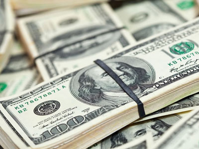 Giá USD ngân hàng tiếp tục tăng, "chợ đen" đứng im
