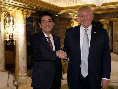 Thủ tướng Nhật tặng ông Trump món quà Trung Quốc