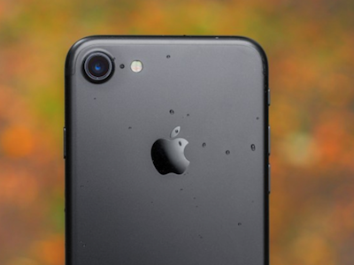 Apple: "Đừng để iPhone 7 sát đầu khi gọi điện thoại"