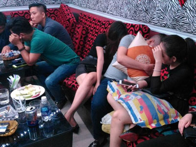 Gần 20 nam nữ phê ma túy trong nhà hàng ở trung tâm Sài Gòn