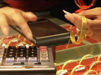 Giá vàng hôm nay 26/11: Bán, tháo chạy trong ngày Black Friday