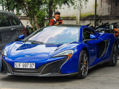 Siêu xe McLaren 650S của Minh Nhựa ra biển độc