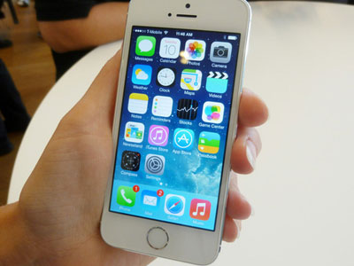 iPhone 5S vẫn "đắt như tôm tươi" dù iPhone 6 xuống chỉ còn 5 triệu đồng