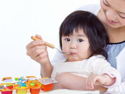 Làm sao giúp trẻ tăng cân đều?