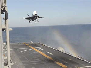Tàu đổ bộ America cùng 12 tiêm kích F-35B thao diễn trên biển