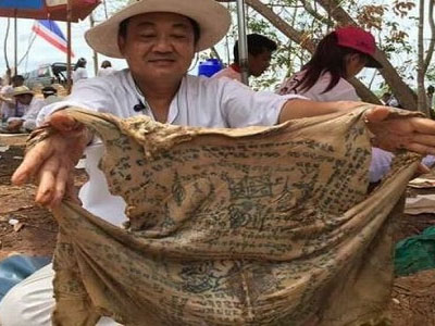 Hài cốt ông lão "mình đồng da sắt" Thái Lan gây sửng sốt