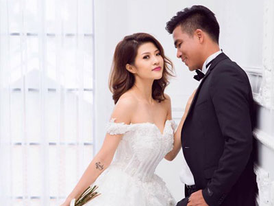 Nữ DJ bốc lửa khoe ảnh cưới lãng mạn với cựu tiền đạo Việt Thắng