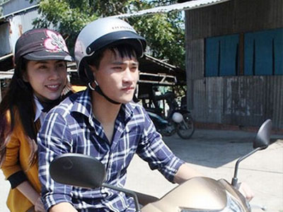Thủy Tiên tiết lộ chồng bị người thân quay lưng khi hết tiền