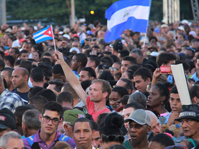 Đại bác vang rền tưởng niệm lãnh tụ Cuba Fidel Castro