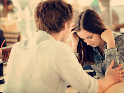 Tôi thấy mình lung lay tình cảm với bạn gái khi gặp lại tình cũ