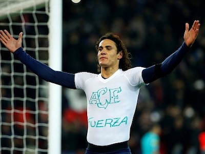Trọng tài phạt Cavani vì tặng bàn thắng cho Chapecoense xấu số khiến CĐV nổi giận