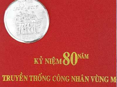 Vinacomin phải báo cáo Thủ tướng việc làm kỷ niệm chương 640.000 đồng cho công nhân