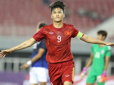 Báo châu Á: "Không cần sánh với Messi, Công Vinh đã là tượng đài của khu vực"