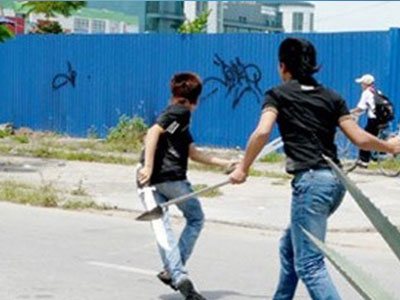 Giang hồ chém tình địch, cướp "người trong mộng" ở giữa đường