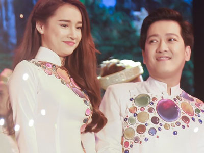 Nhã Phương xuất hiện mờ nhạt trong live show Trường Giang