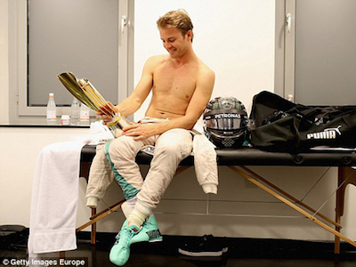 SỐC: Nico Rosberg tuyên bố giải nghệ sau 5 ngày lên ngôi vương tại mùa giải F1 2016