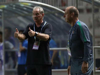 Alfred Riedl: "Tôi tự hào vì đánh bại được đối thủ mạnh như Việt Nam"