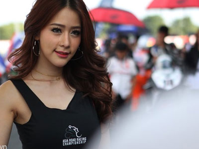 Người đẹp khoe sắc ở giải đua môtô châu Á