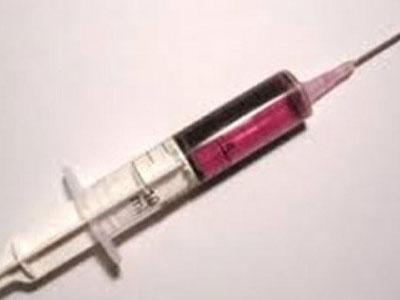 Nữ giám đốc thuê người truyền HIV cho con tình địch