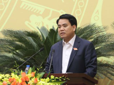 Chủ tịch Chung: Tốn trăm tỷ chưa hút khối bùn nào ở Hồ Tây