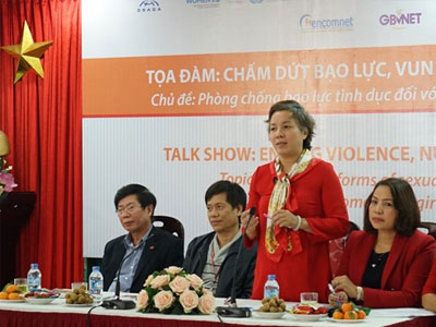 Nhiều nữ sinh chấp nhận bị quấy rối tình dục để giữ việc làm