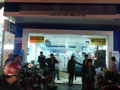 Kẻ cướp 700 triệu trước ngân hàng dùng súng giả