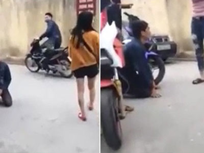 Chàng trai quỳ giữa đường, xin cô gái tha tội vì lỡ trộm điện thoại