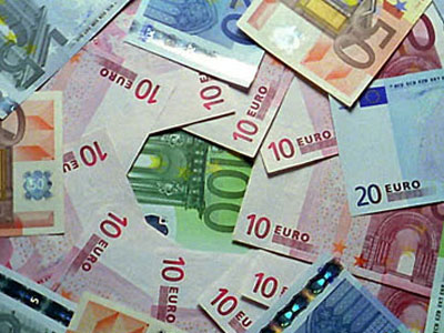 Tỷ giá ngoại tệ ngày 6/12: USD biến động mạnh, điều đáng sợ ập tới