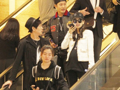 Angelababy lộ rõ bụng bầu 6 tháng