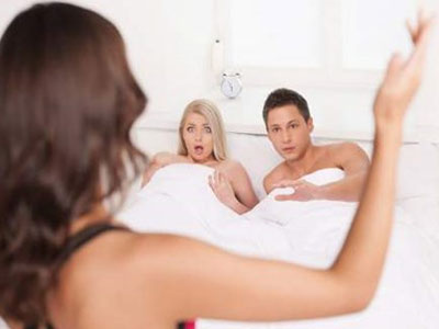 Chị em chi tiền tỉ cho dịch vụ... xua đuổi bồ của chồng