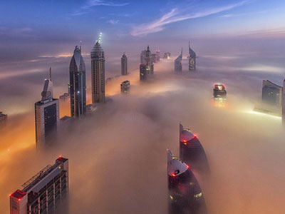 Dubai bỗng hóa “thành phố trên mây” vì sương mù