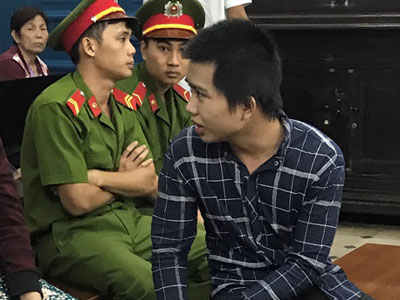 Tòa xử vụ con bị hiếp dâm phát hiện mẹ cũng là nạn nhân