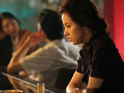 Tôi khiến vợ đau lòng khi không hủy những kỷ niệm với tình cũ