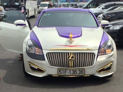 Bất ngờ bắt gặp xe của "thần đèn Aladdin" trên phố Sài thành