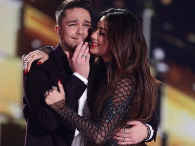 Anh bồi bàn bị người yêu bỏ bật khóc khi đăng quang X Factor